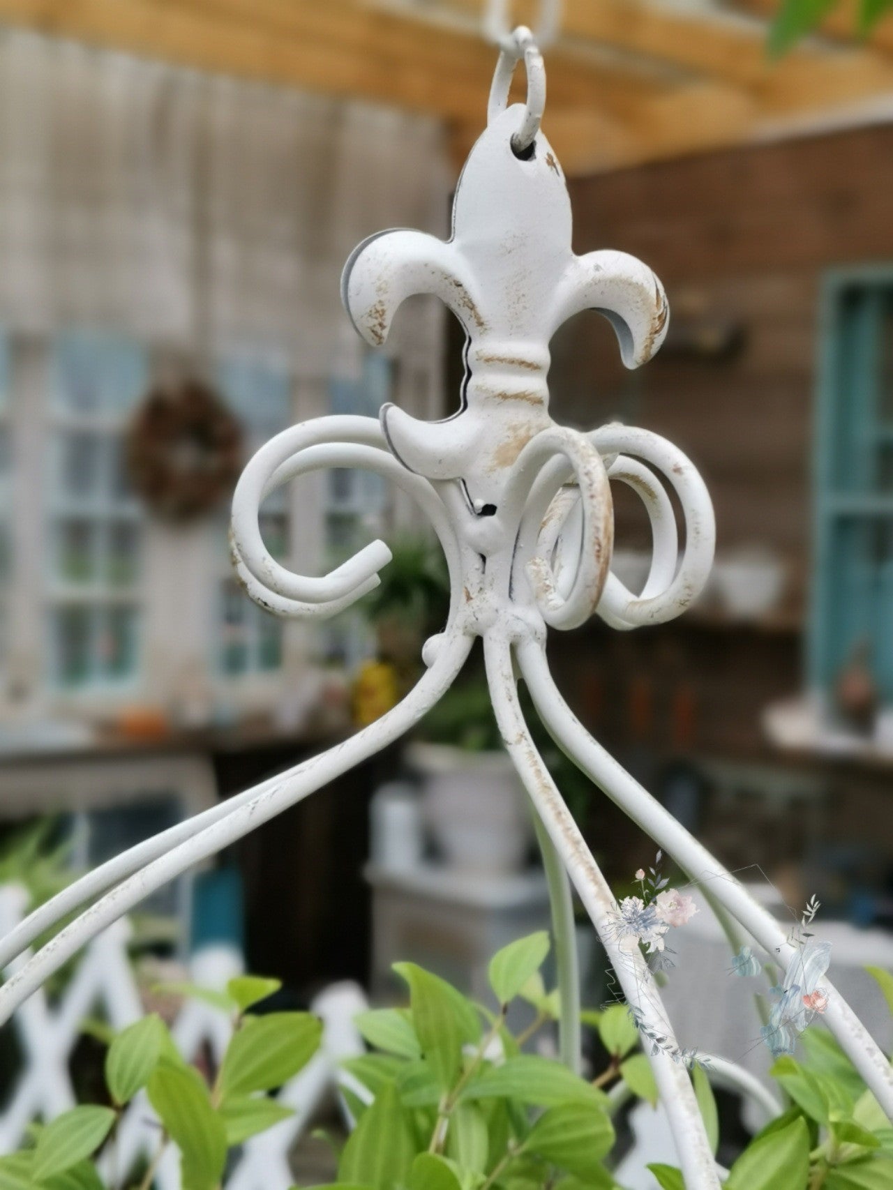Wrought Iron Hanging Basket for Garden and Balcony